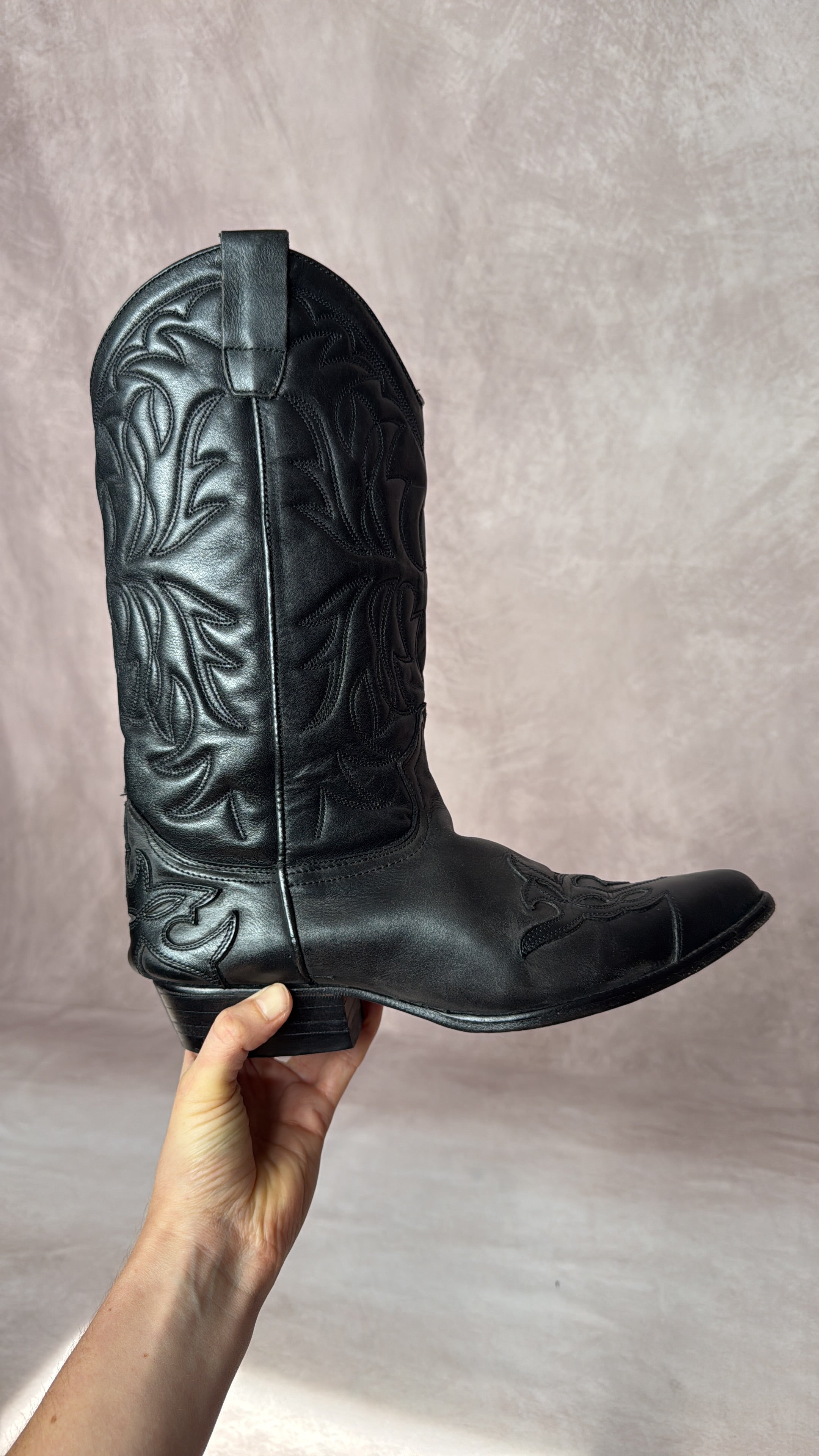 GUESS designer vintage cowboy boots (UK 7)