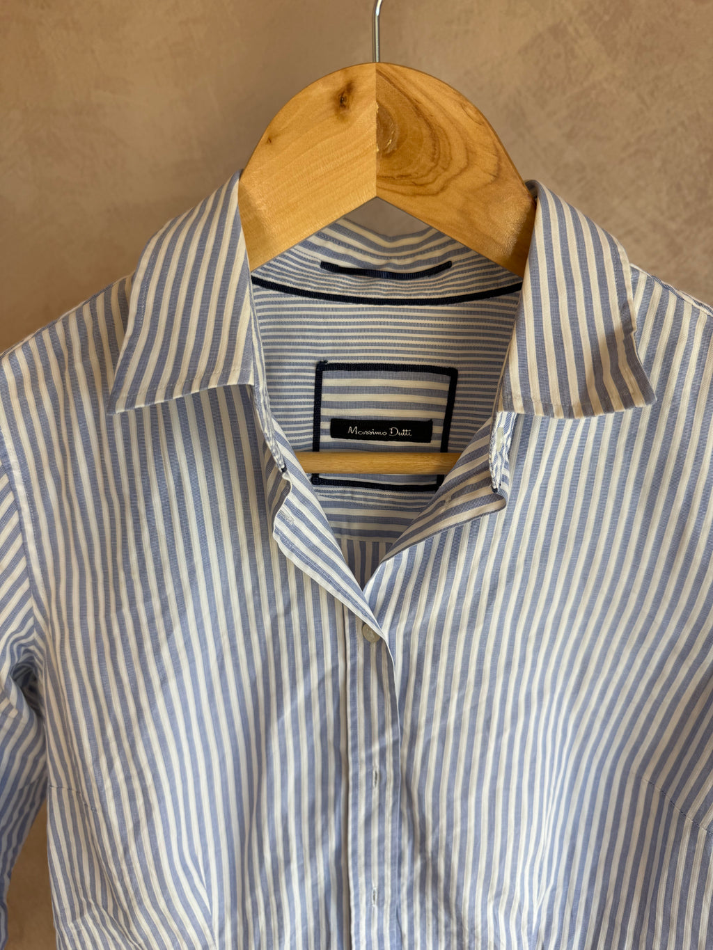 Y2K vintage white & blue stripped shirt (S).