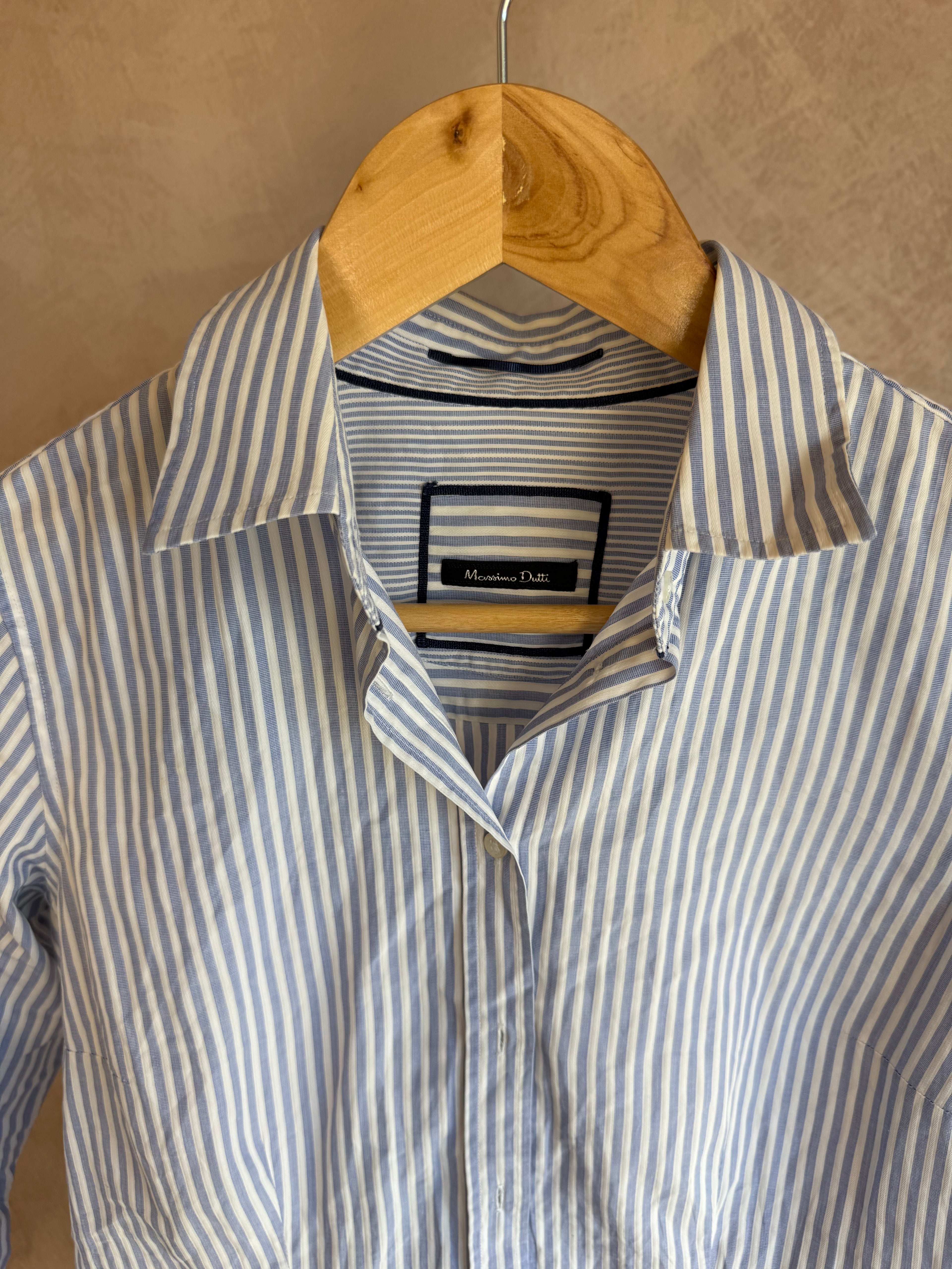 Y2K vintage white & blue stripped shirt (S).