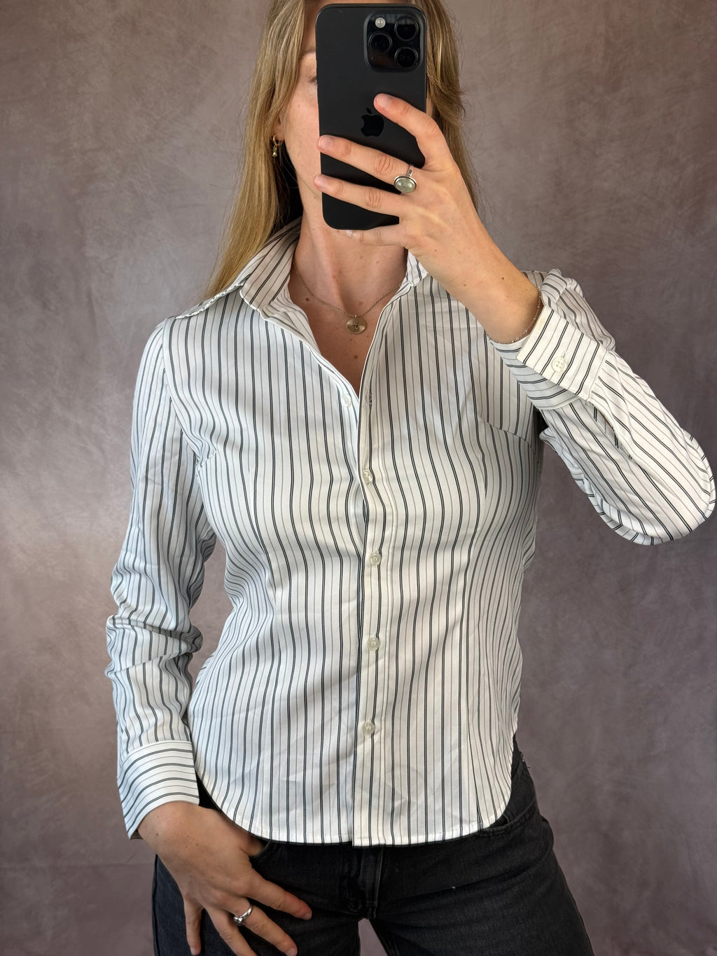 Y2K black & white vintage buttoned shirt (S).