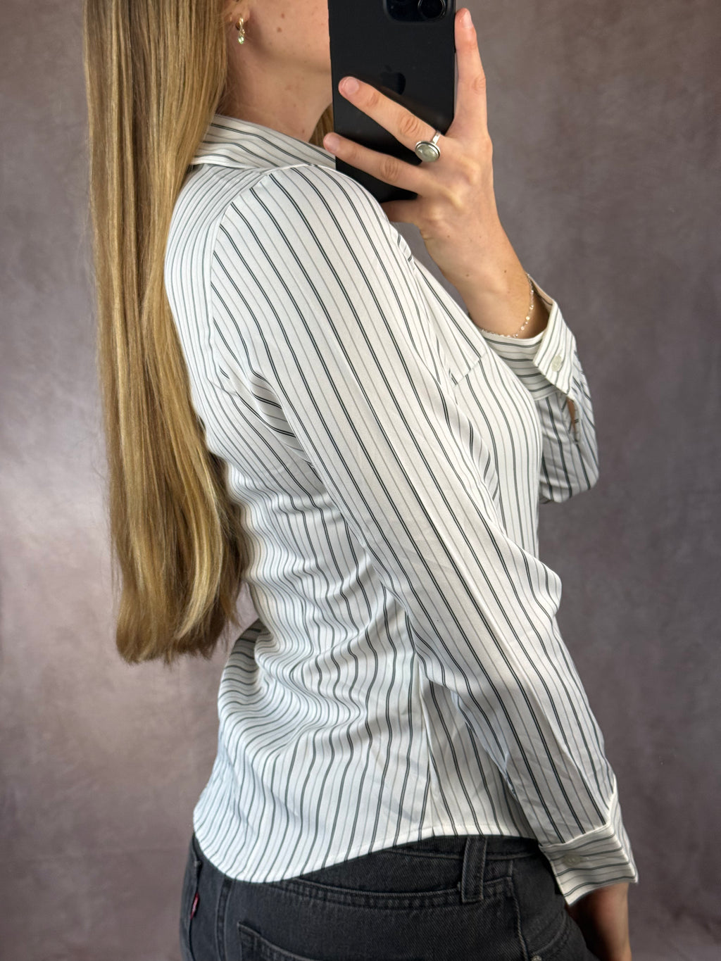 Y2K black & white vintage buttoned shirt (S).