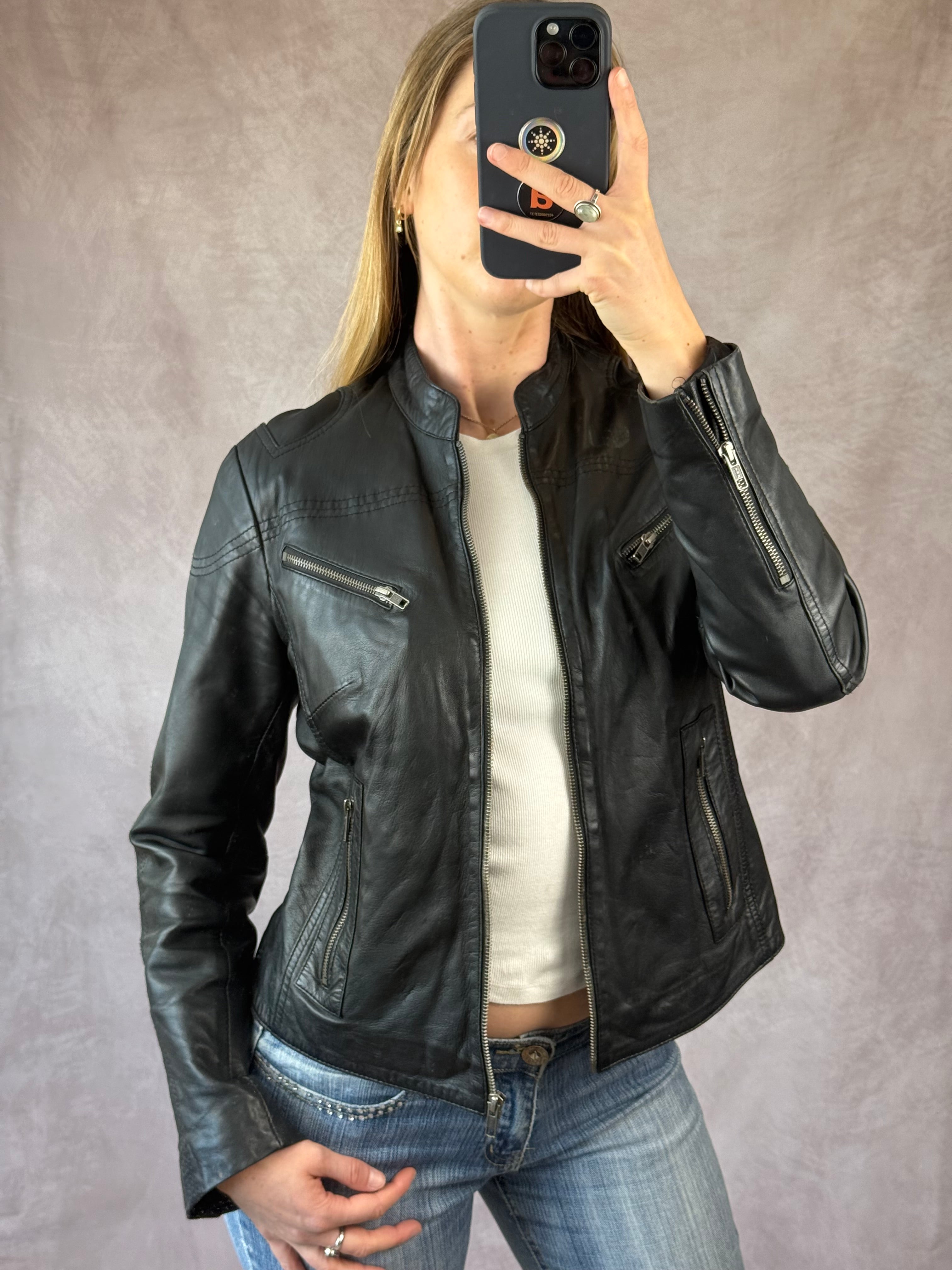 Vintage Y2K black leather biker/racing jacket (M)