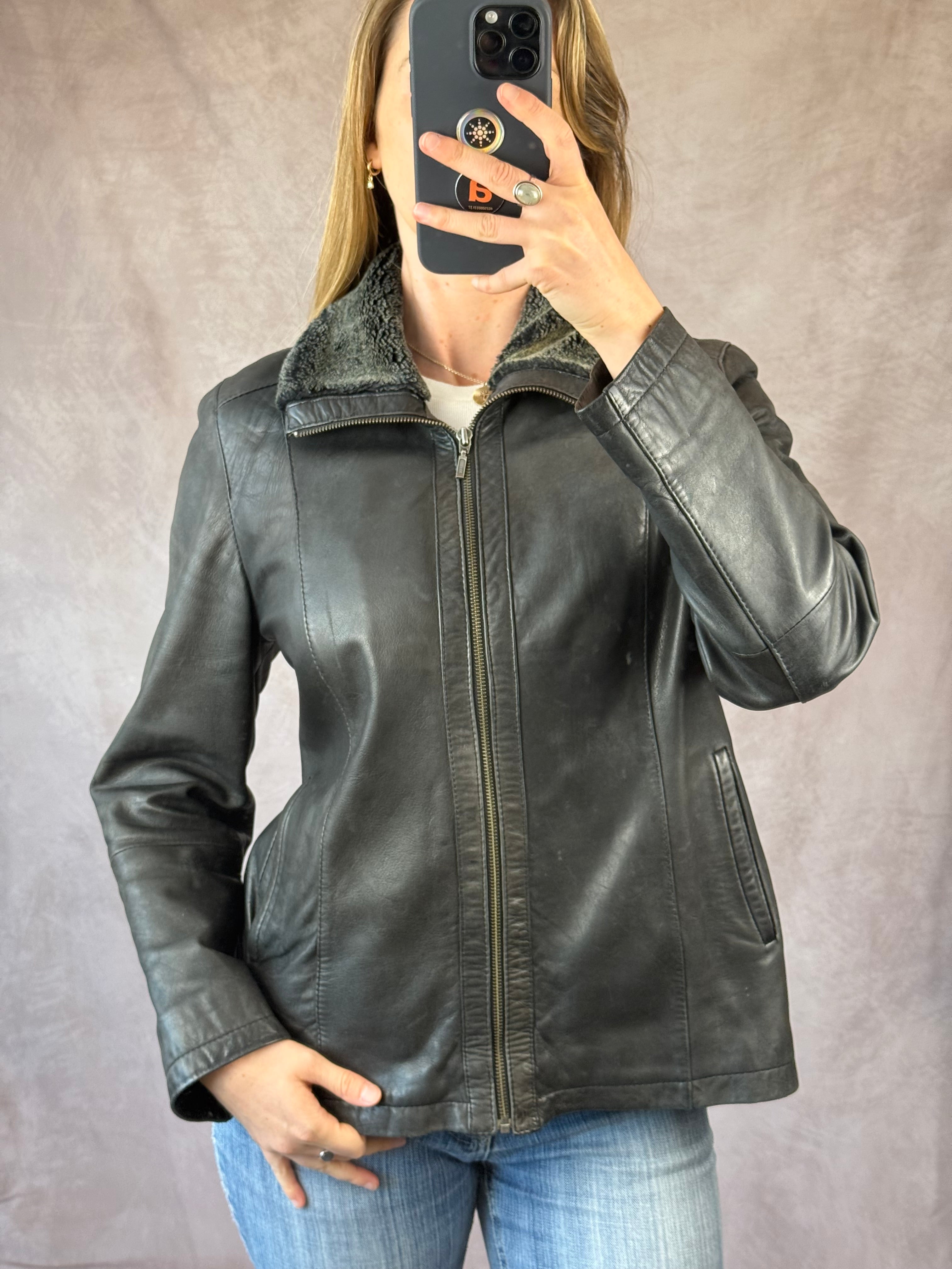 Vintage Y2K black leather biker jacket (XL)