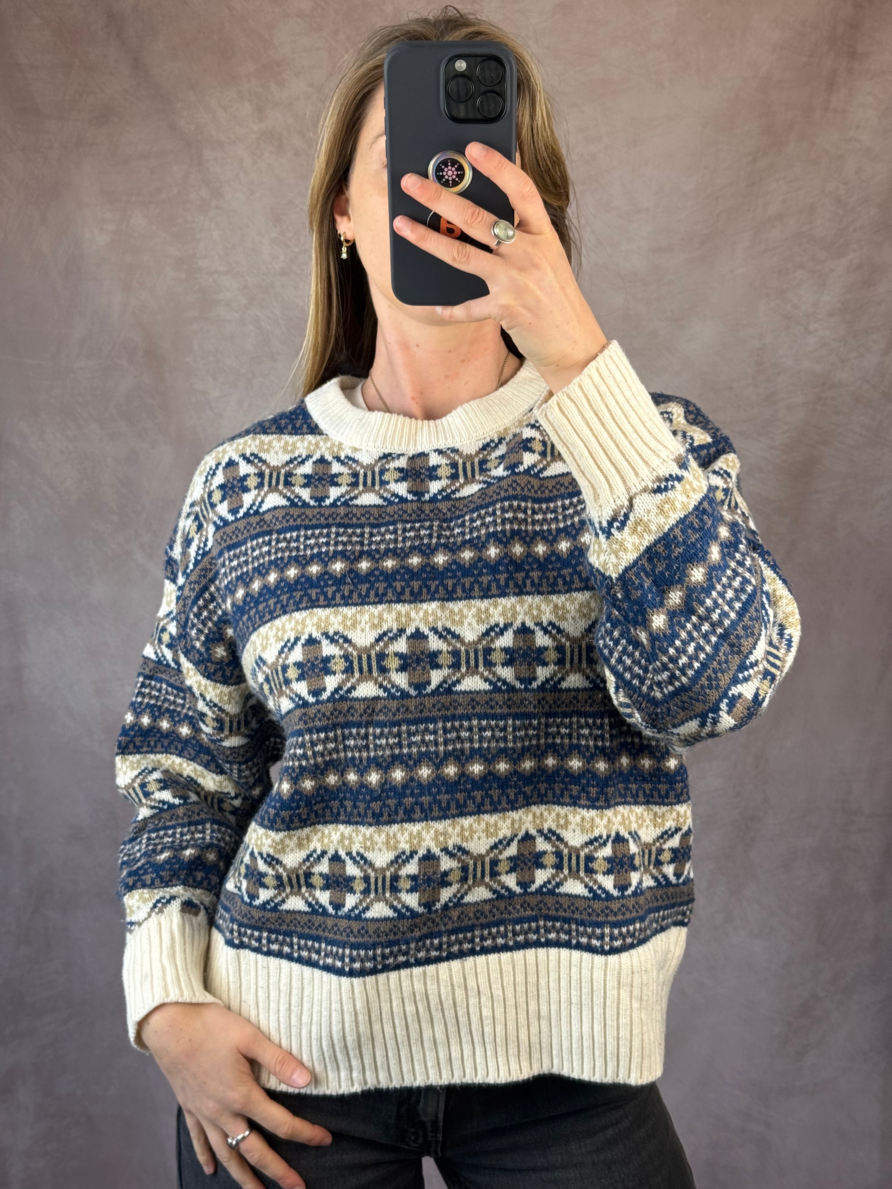 Vintage nordic knitted jumper (M).