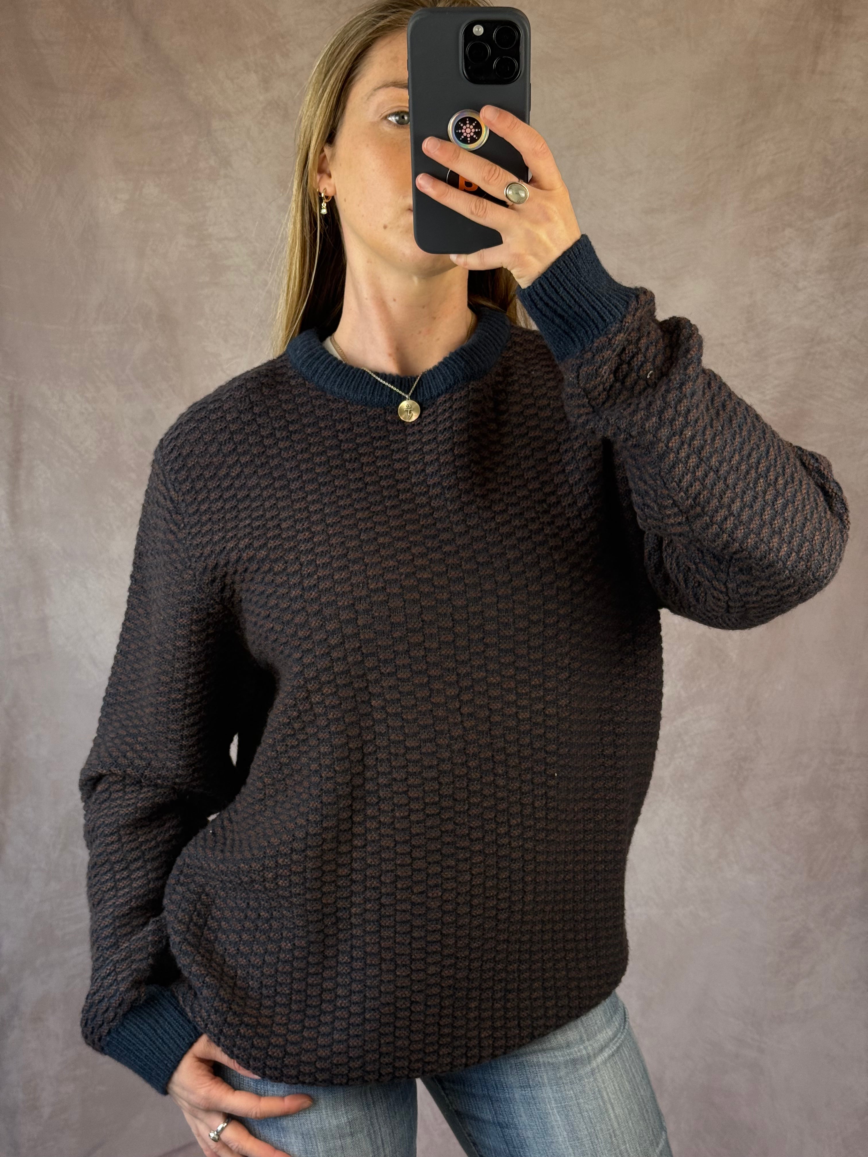 Vintage navy blue knitted jumper (XXL)