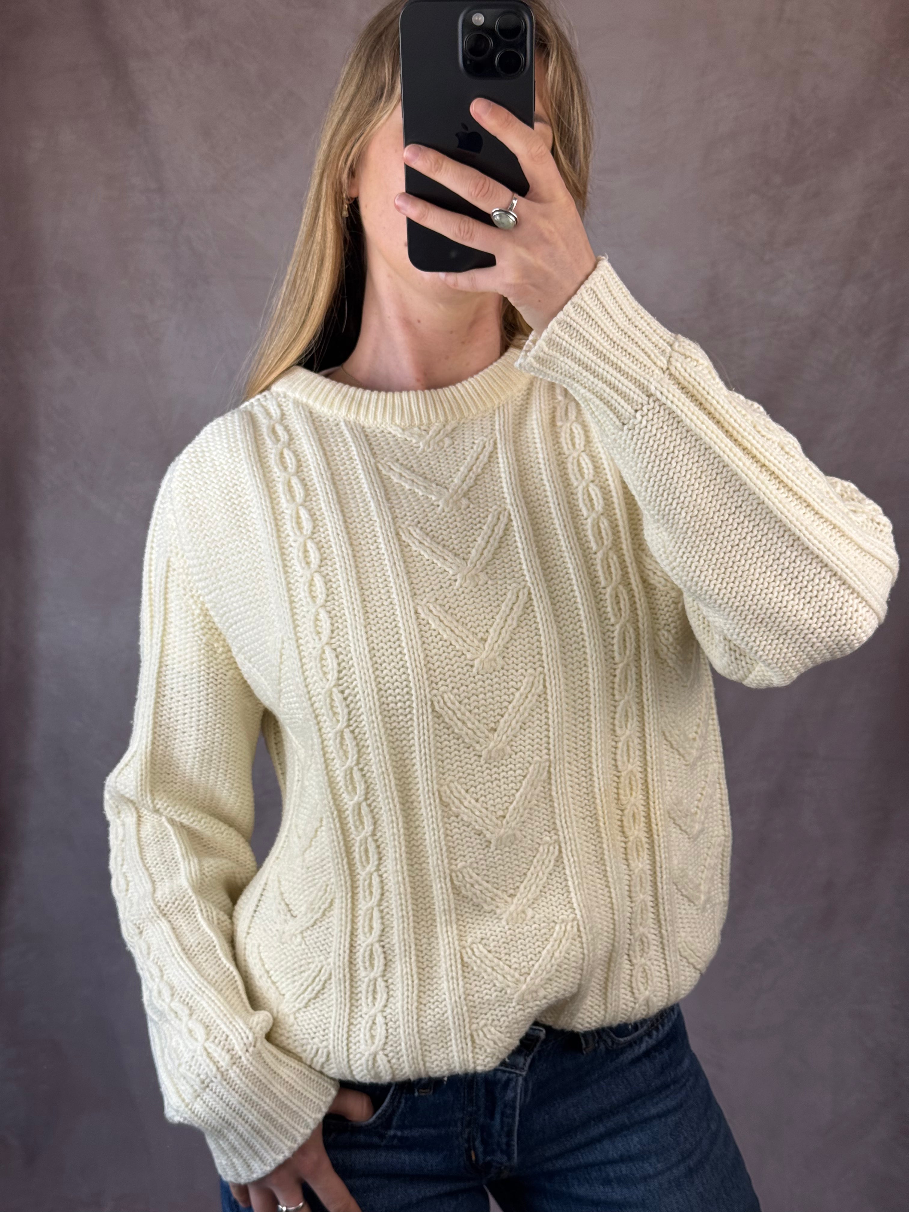 Vintage cream coloured chunky cabel knit (L).