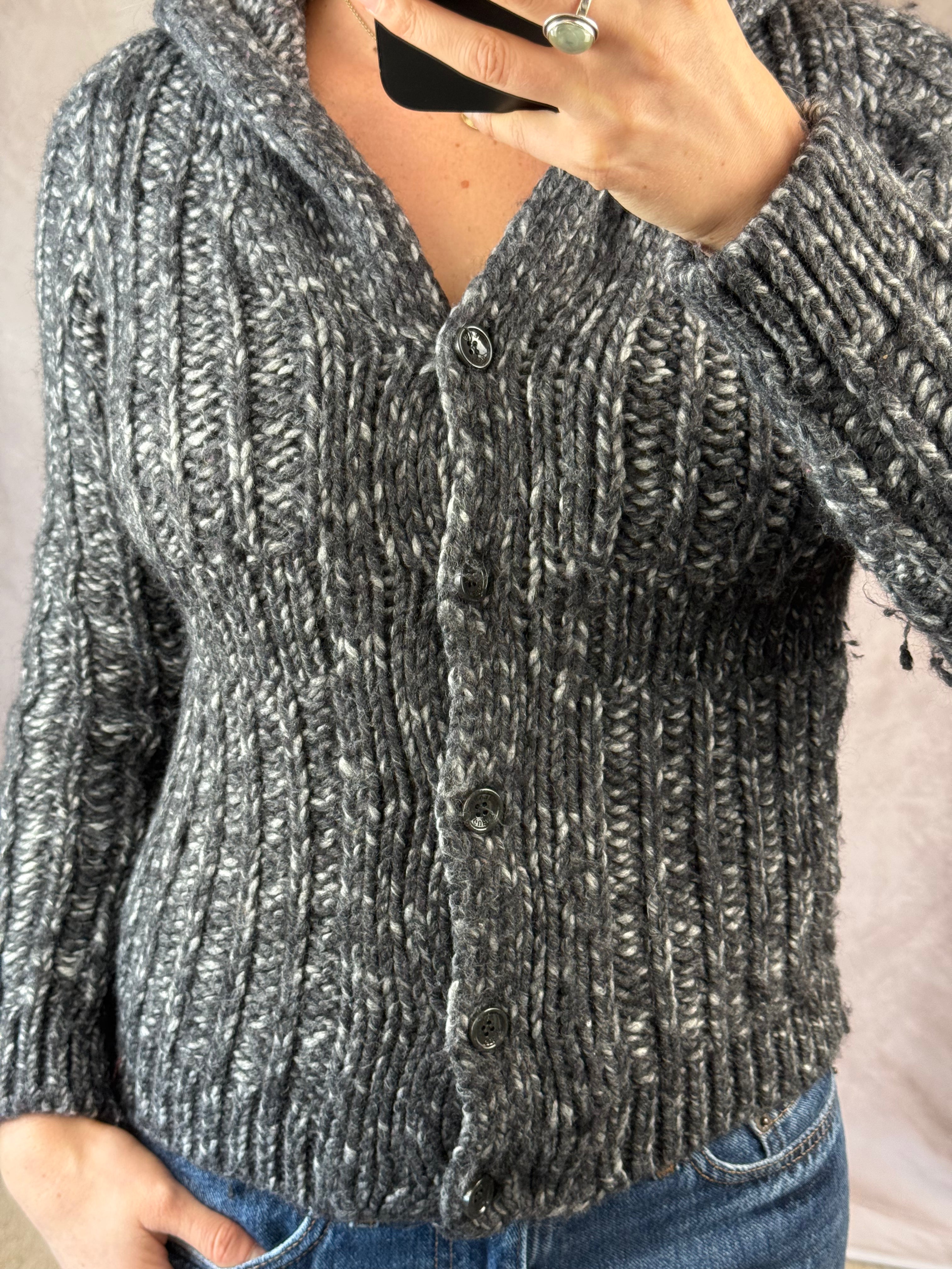 Vintage Y2K grunge charcoal knitted jumper (M)
