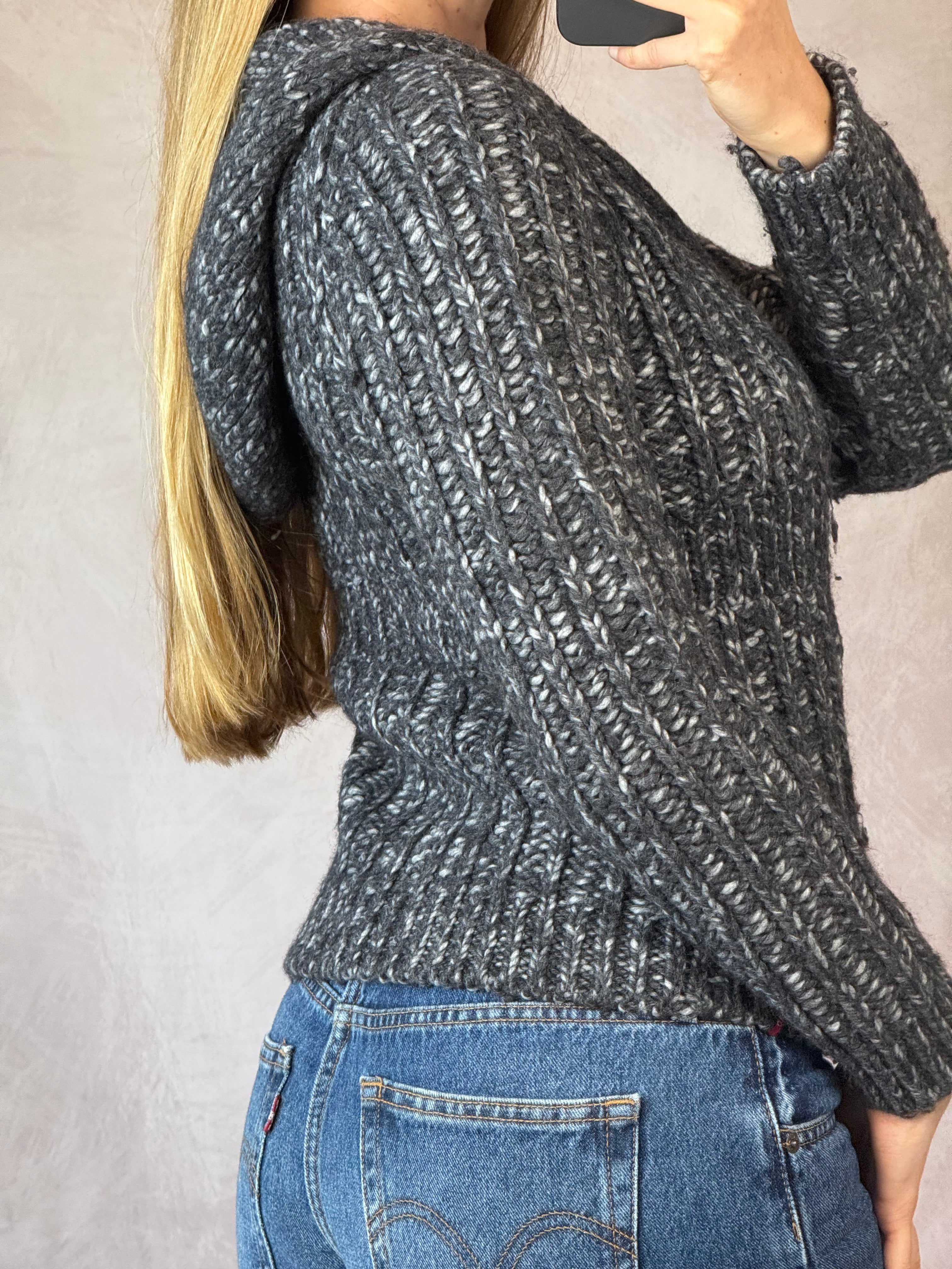 Vintage Y2K grunge charcoal knitted jumper (M)