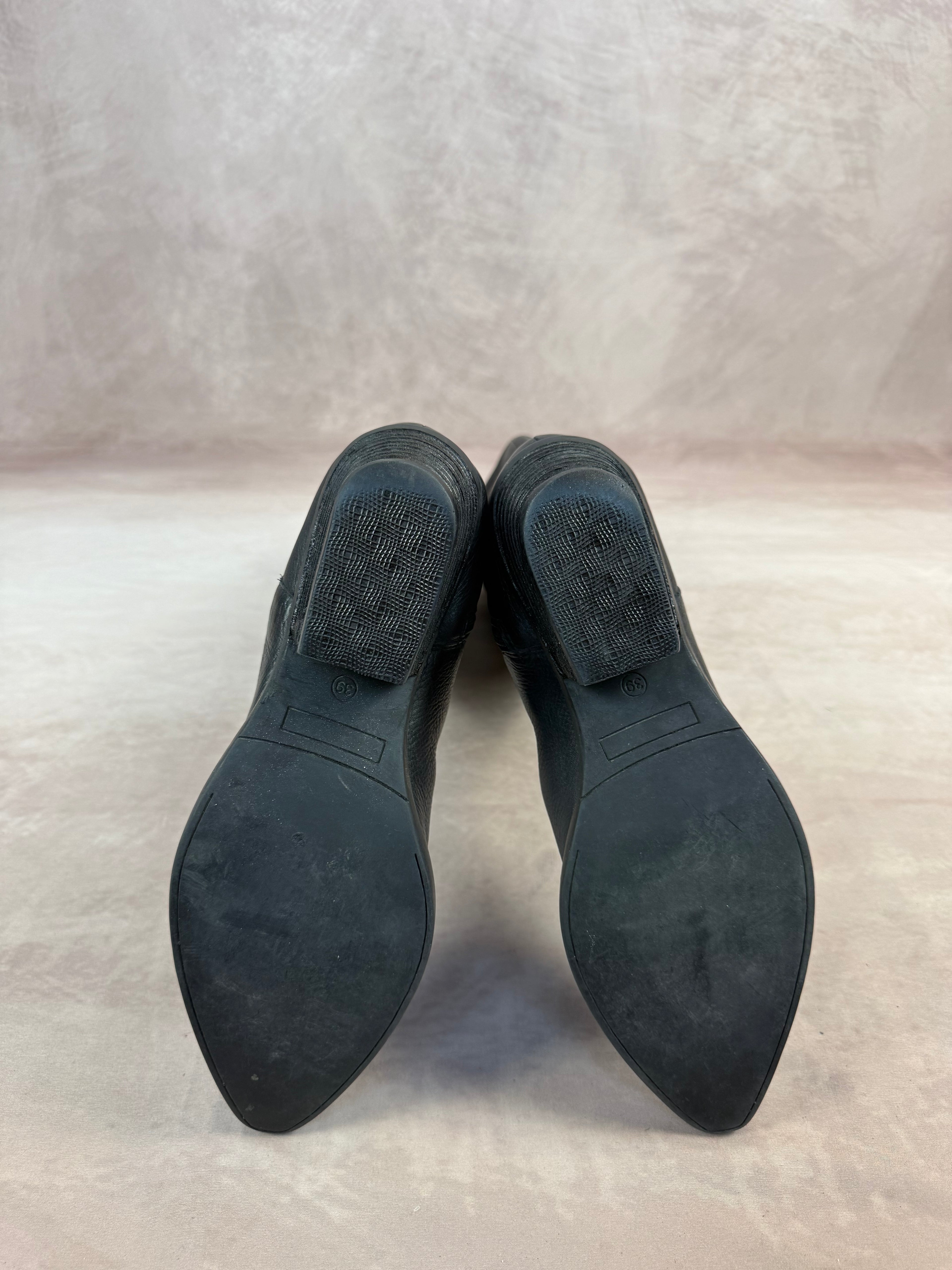 Vintage black cowboy boots (UK 6.5)