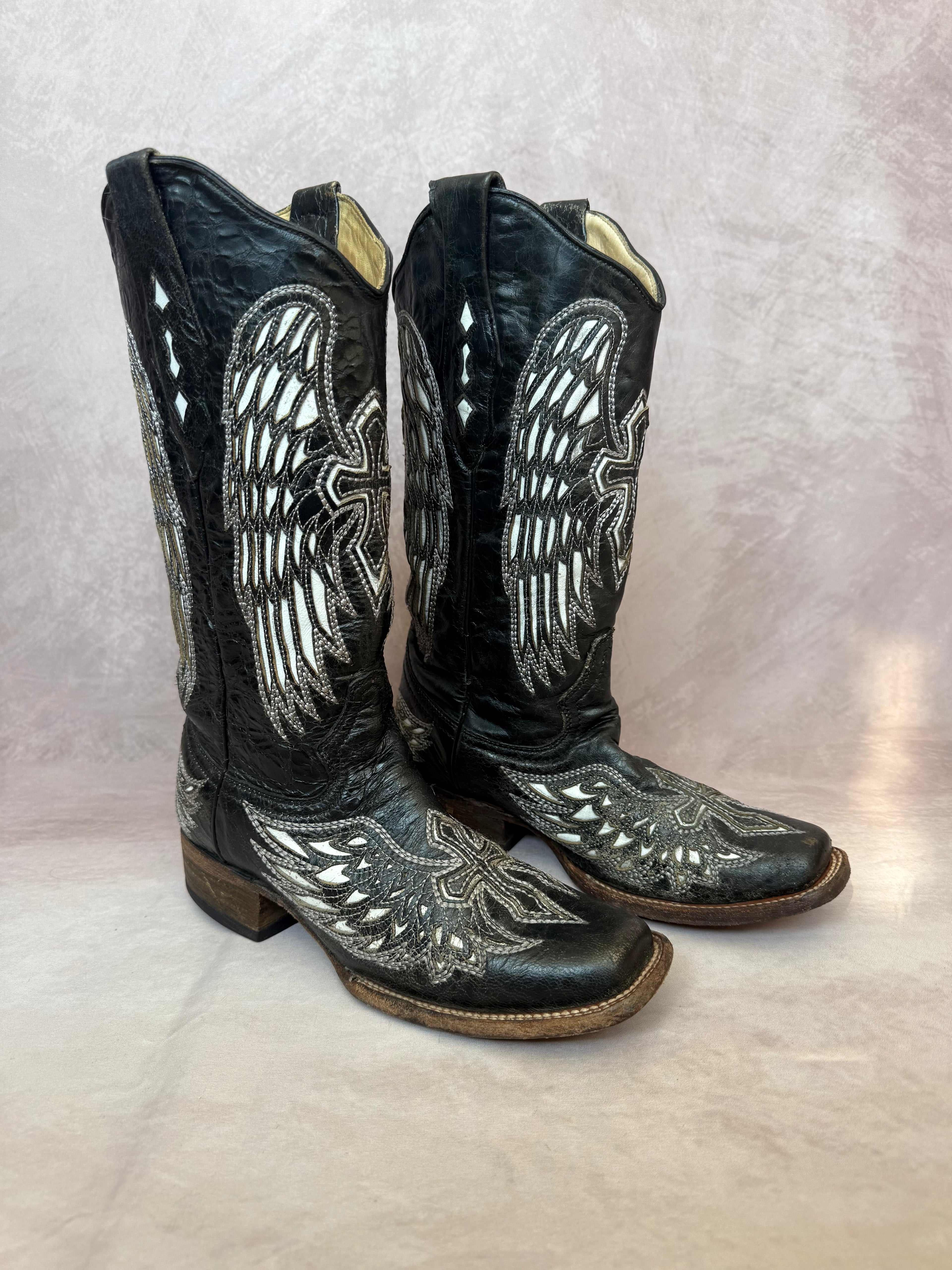 Coral vintage black&white cowboy boots (UK 8.5)
