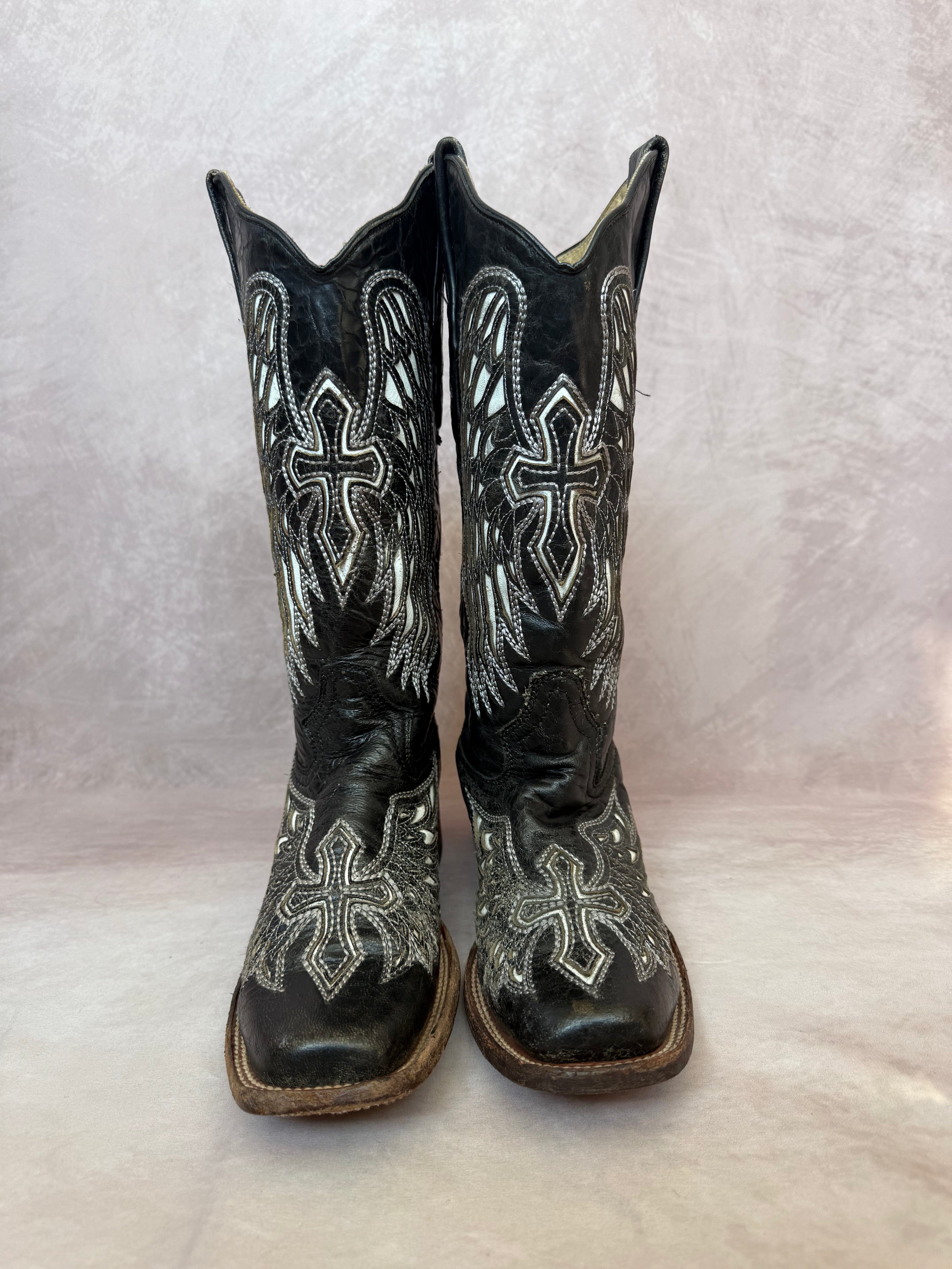 Coral vintage black&white cowboy boots (UK 8.5)