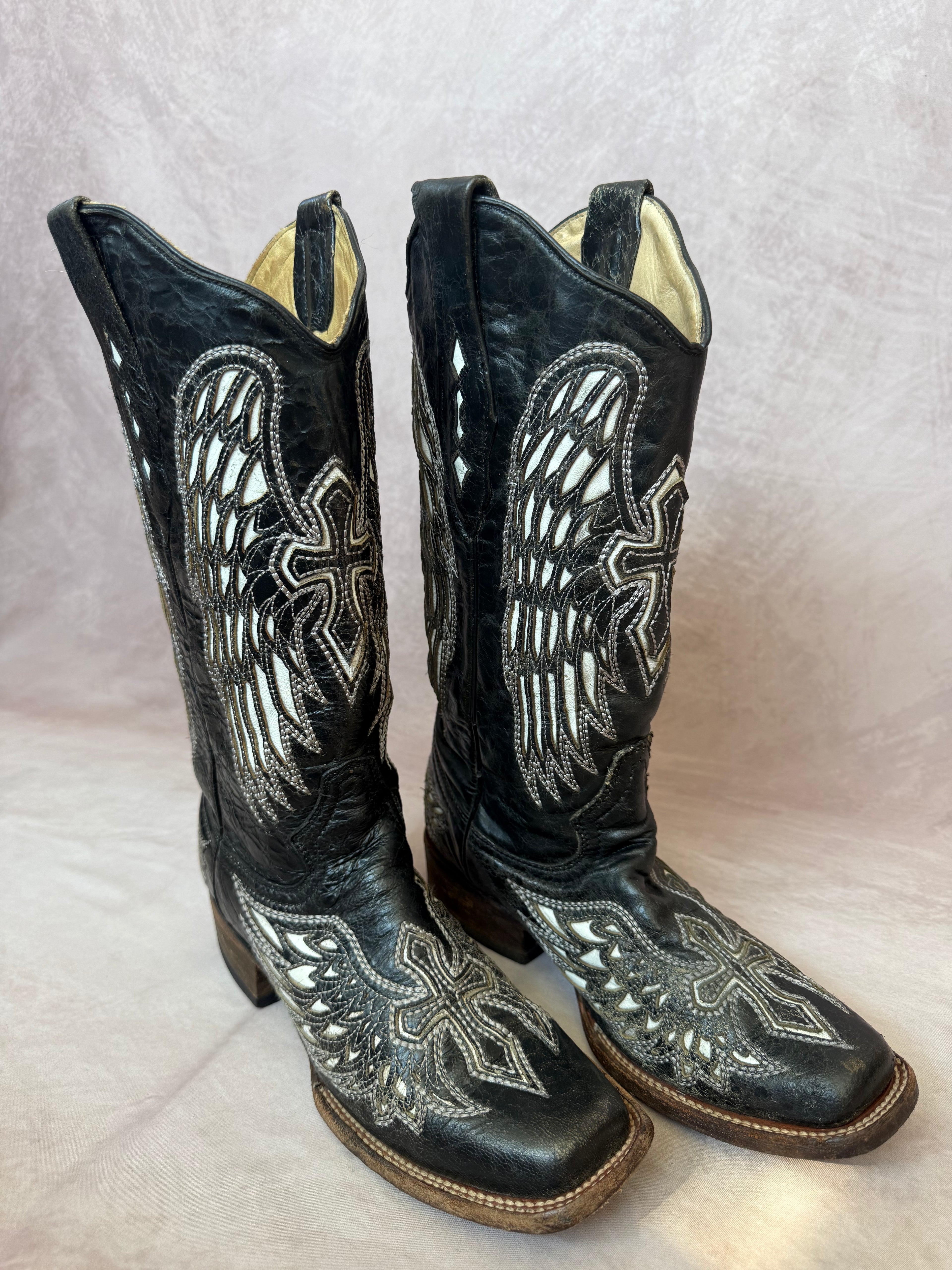 Coral vintage black&white cowboy boots (UK 8.5)