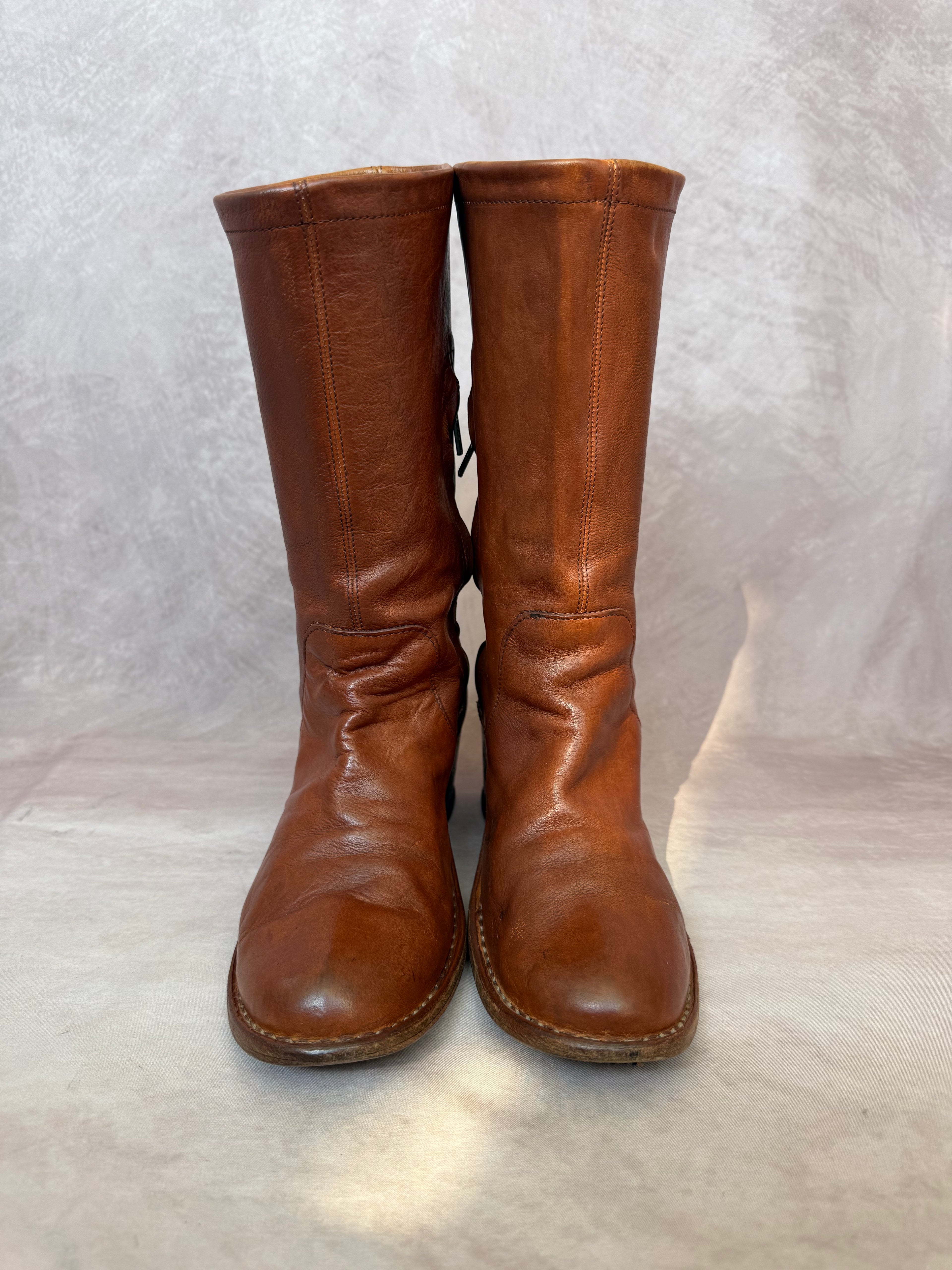 Vintage branded brown heeled Y2K boots (UK 6)