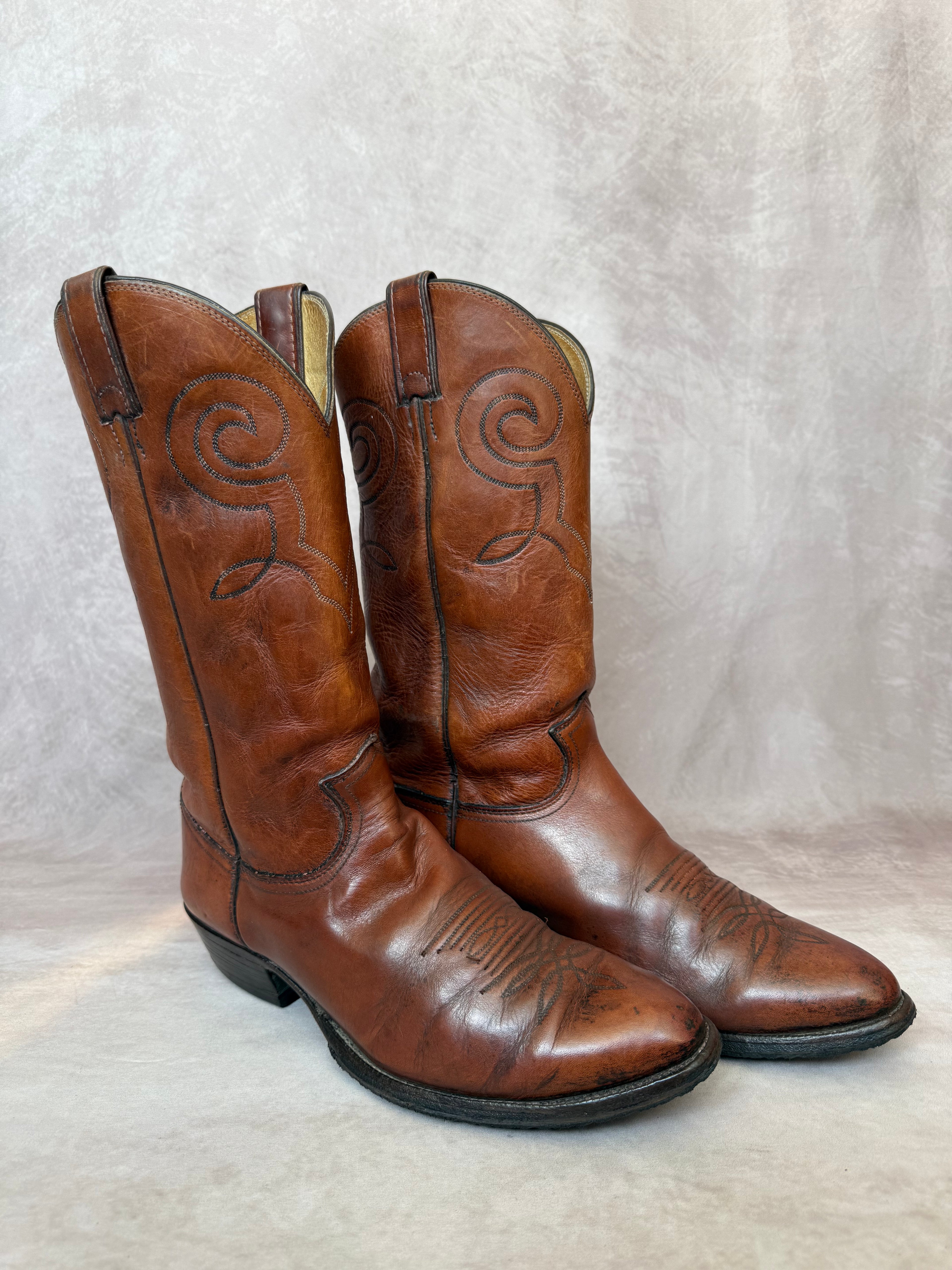 Whimsical vintage brown cowboy boots (UK 8.5)