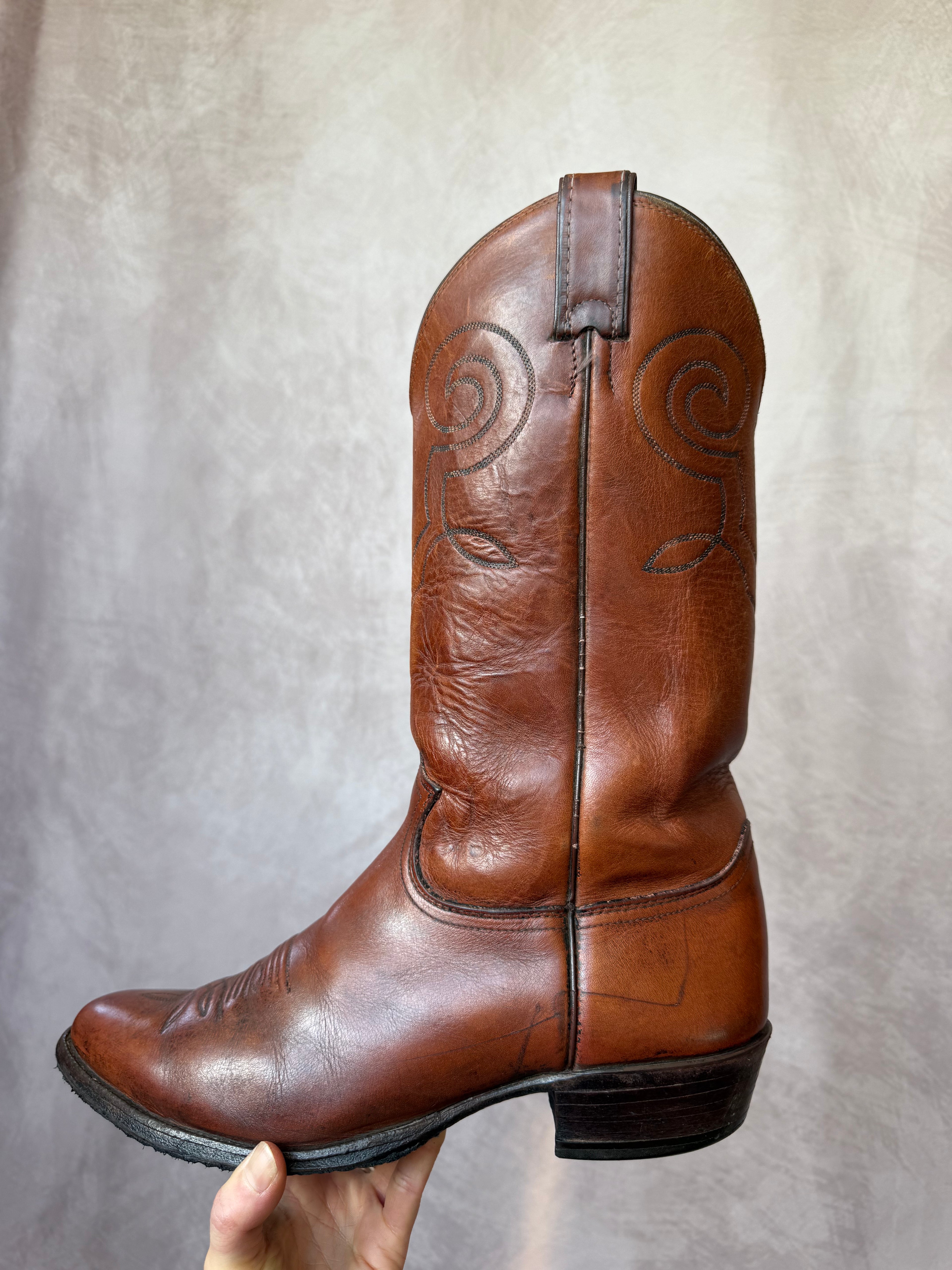 Whimsical vintage brown cowboy boots (UK 8.5)