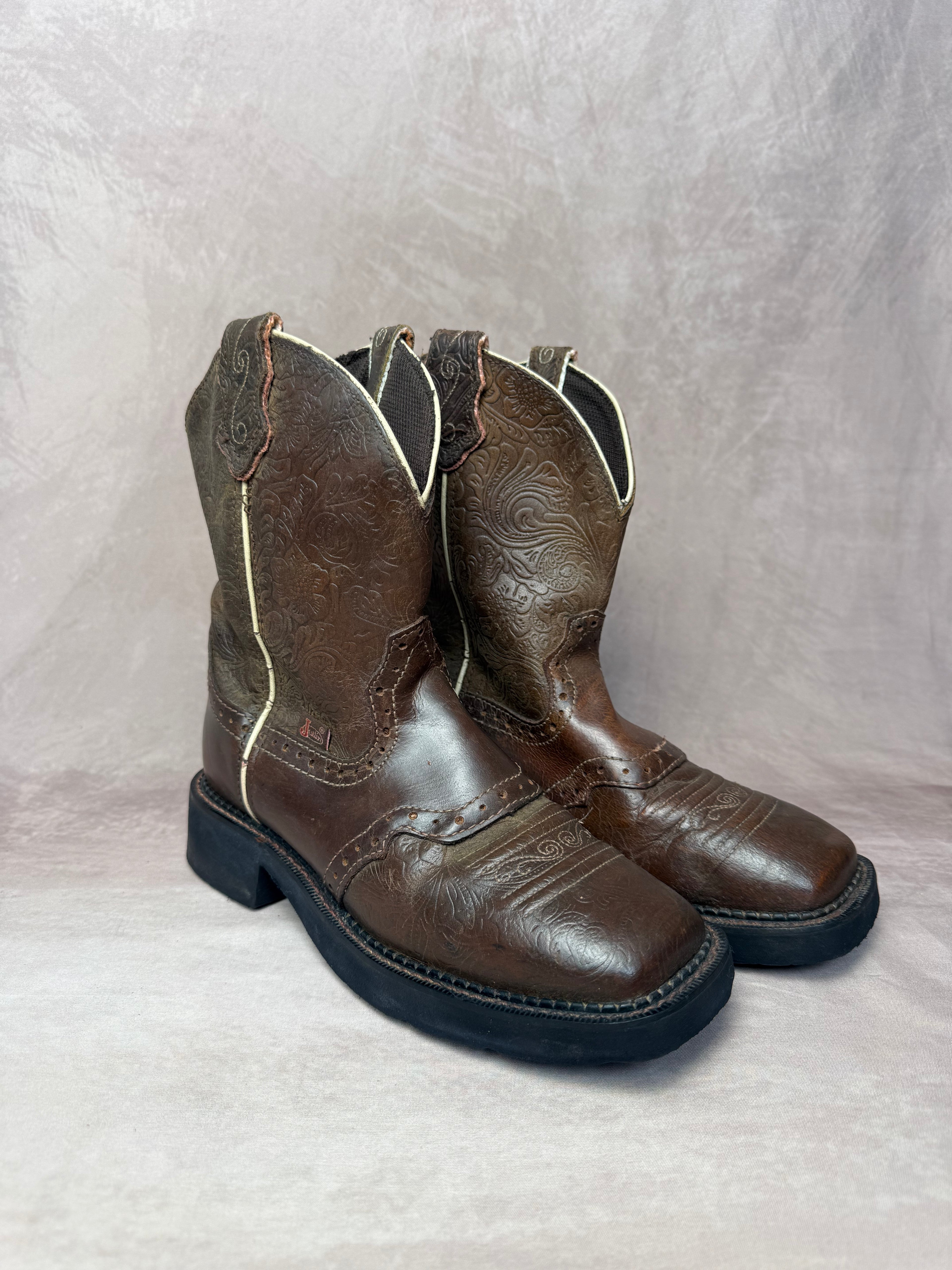 Vintage Justin Cowboy Boots (UK 6.5)