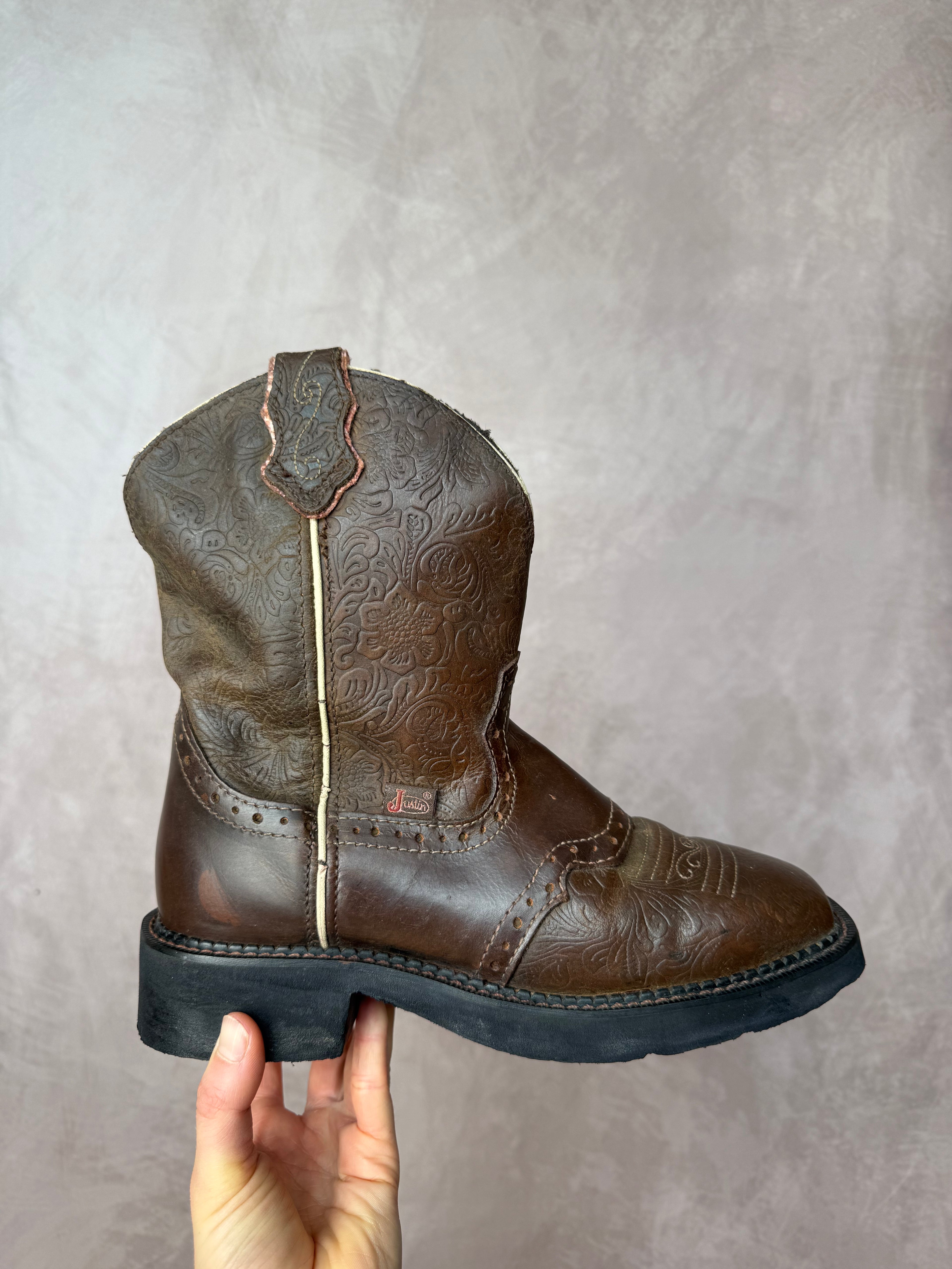 Vintage Justin Cowboy Boots (UK 6.5)