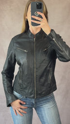 Vintage Y2K black leather biker/racing jacket (M)