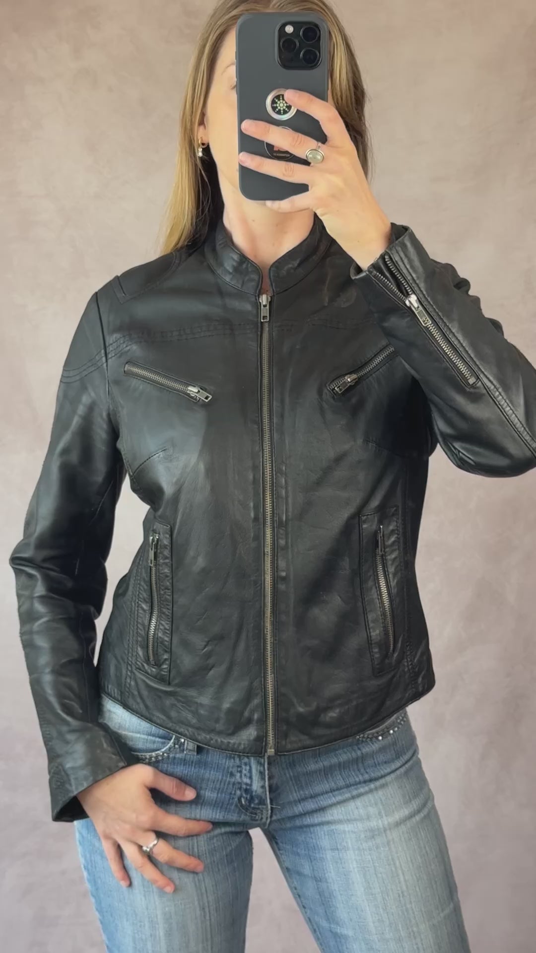 Vintage Y2K black leather biker/racing jacket (M)